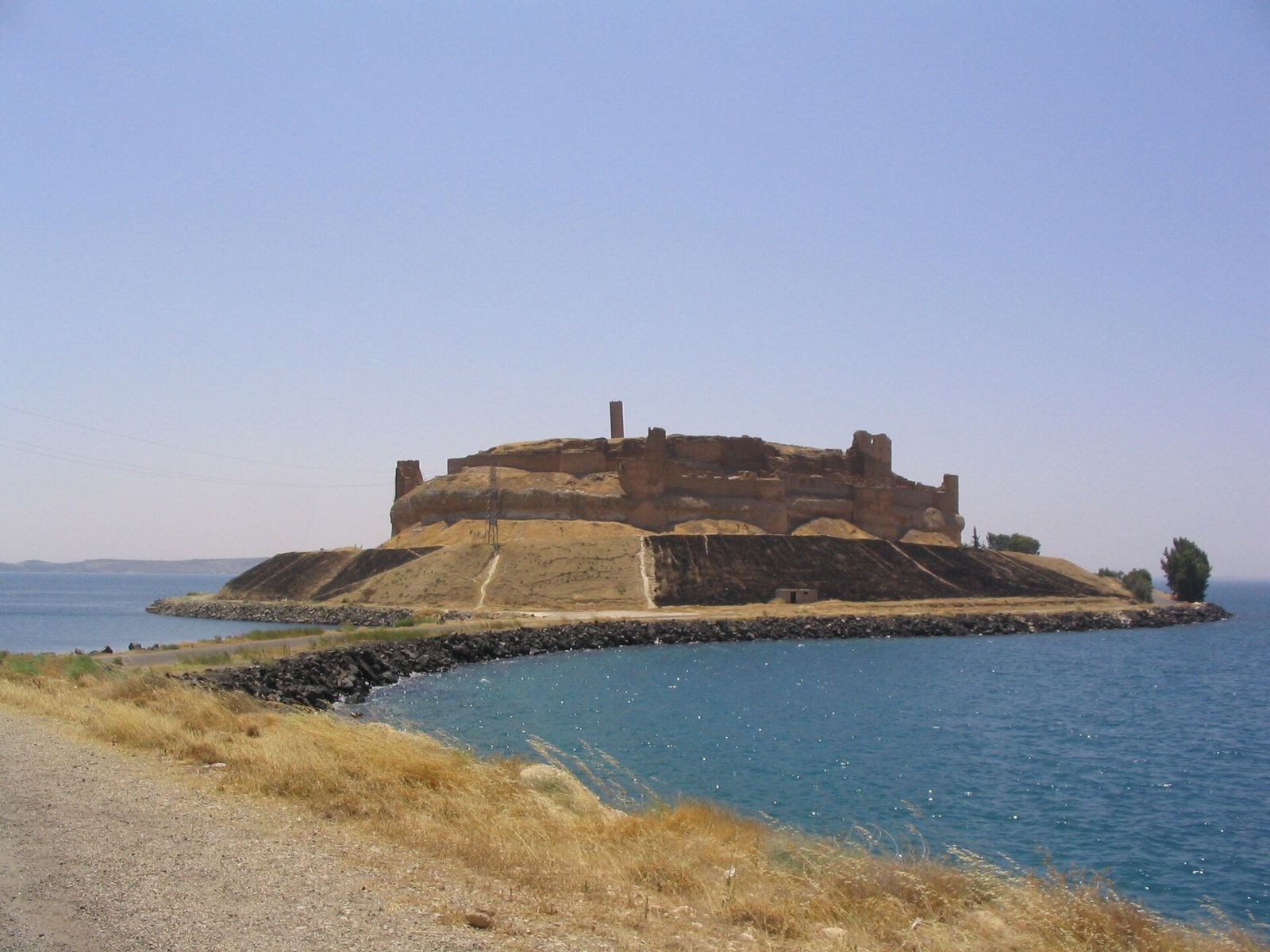 Qalaat Ja'bar — Castle in Lake Assad, Raqqa governorate
