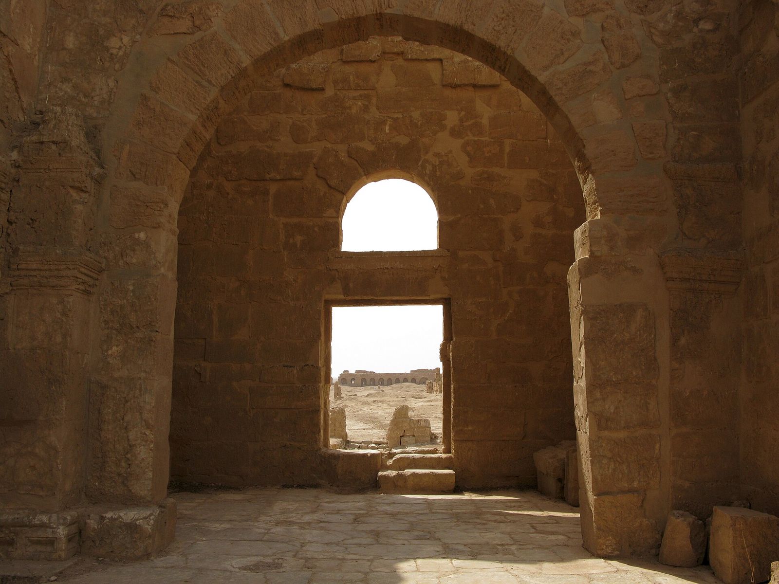 Resafa (Sergiopolis) — Ancient City in Steppe south of Raqqa